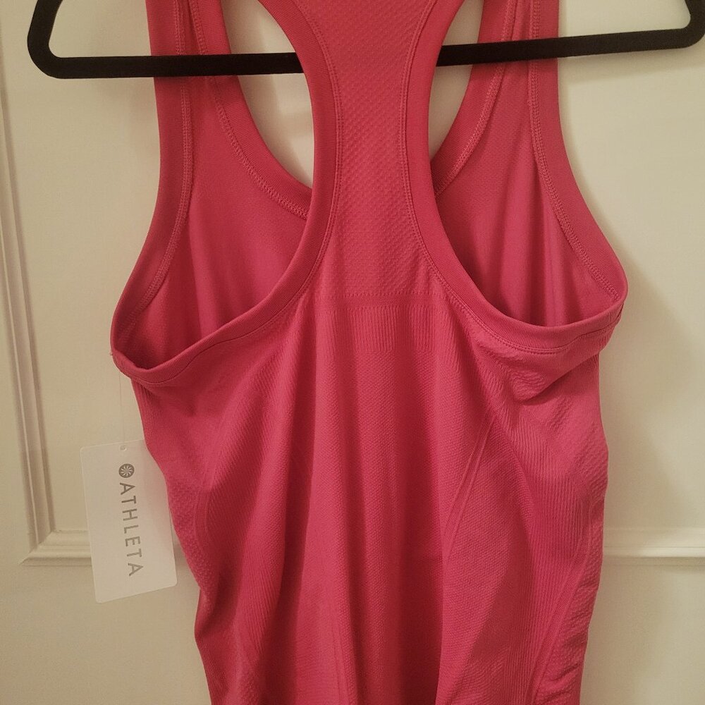 Athleta Momentum Seamless Tank Size L NWT